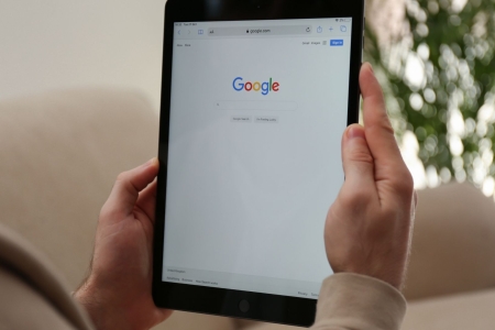 Mise &agrave; jour Google D&eacute;cembre 2025 : Quel impact pour la visibilit&eacute; de votre entreprise ?