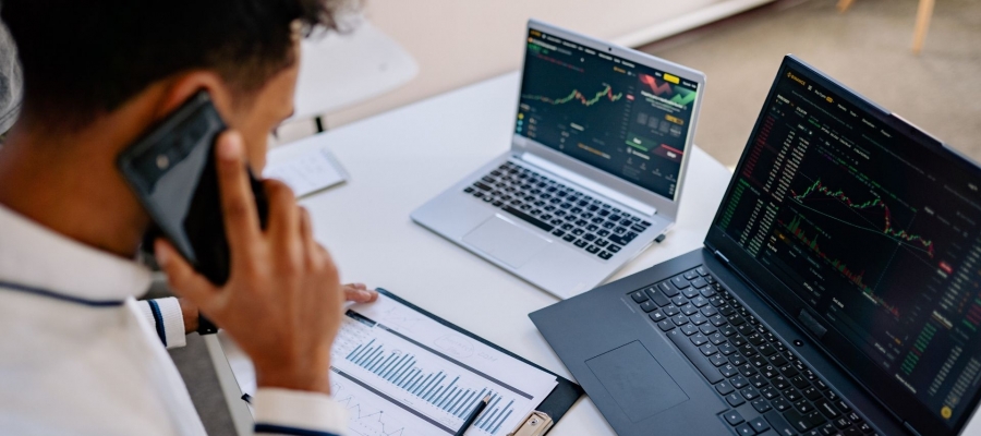 SEO ou Google Ads : que choisir quand on a peu de budget ?