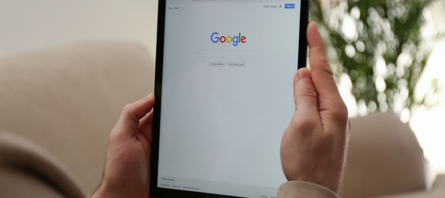 Mise &agrave; jour Google D&eacute;cembre 2025 : Quel impact pour la visibilit&eacute; de votre entreprise ?